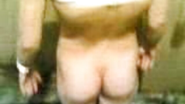 Groupe moyen d'adolescents maigres cassés culotte sexy porn