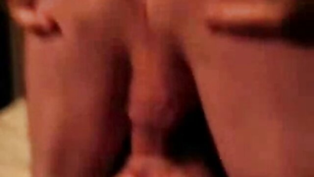 Adorez nos pieds moites mature culotte fendue en POV