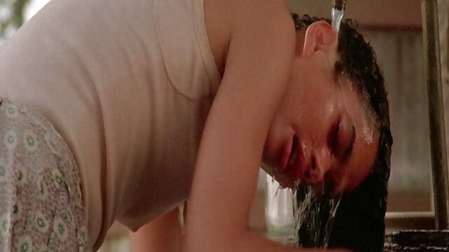 Les stars du porno chaudes Alix et Jayden se baisent culotte sale xxx au club