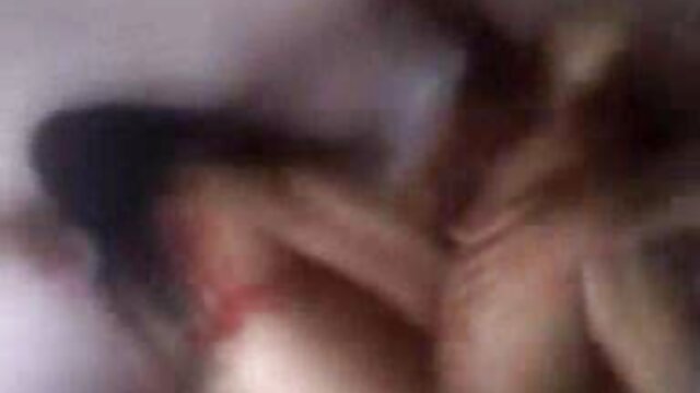 Babe avec video sex culotte un beau corps baise sa chatte en cam