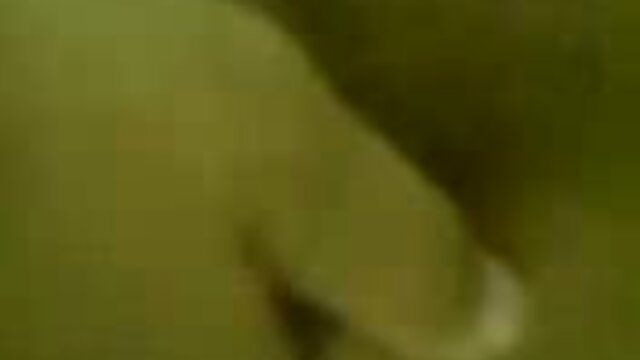 CFNM femdoms instruisant porno culot et filmant jerkoff