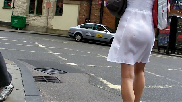 La bombe bien culotte sale porn roulée Brooklyn s'attaque à une énorme BBC!