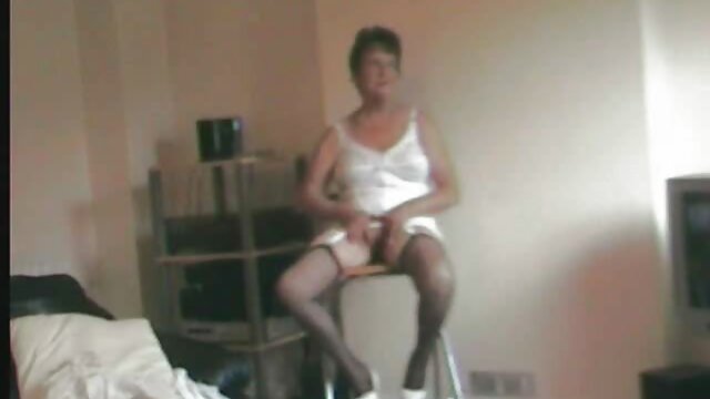 Maman porn couche culotte russe
