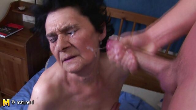 Une porn cullote lesbienne mature et sa jeune amie