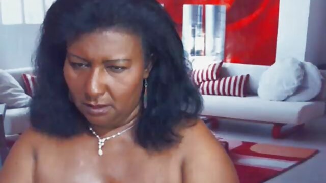 Manquer en culotte vibrante porn noir dans un gangbang anal avec son amant