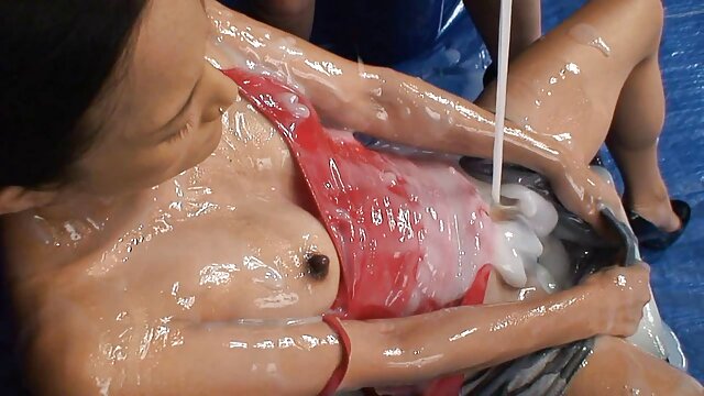 Un porn culotte vibrante entraînement en sueur entre amis mène à un plaisir sexy