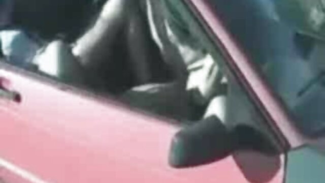 ÉNORMES seins sur une fille thaïlandaise porno en culotte super sexy