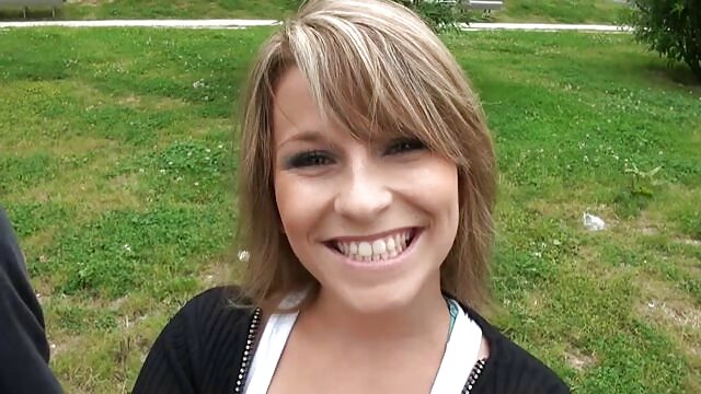 Maîtresse baise son porno en couche culotte esclave