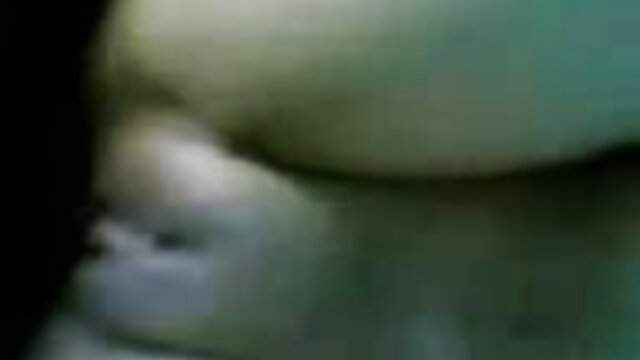 Ailin en video amateur sans culotte la ducha