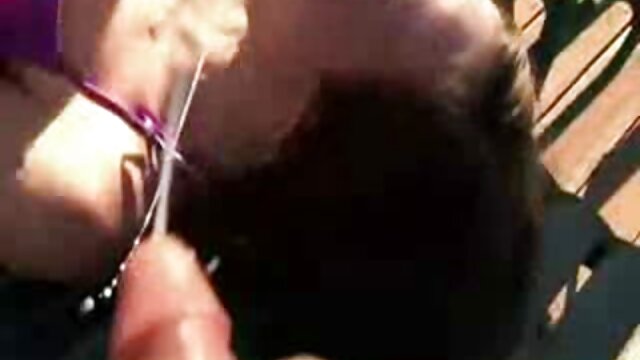 Restez video voyeur culotte détendu après le travail