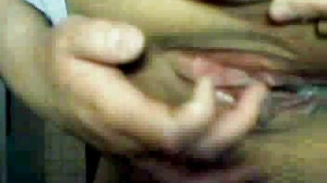 Jessie Wylde doigte sa chatte juteuse porno culot pour vous