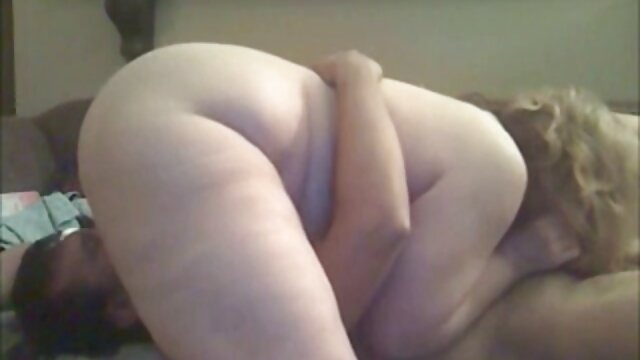 Plantureuse brune video porno couche culotte BBW frange et coups puis se fait exploser de sperme